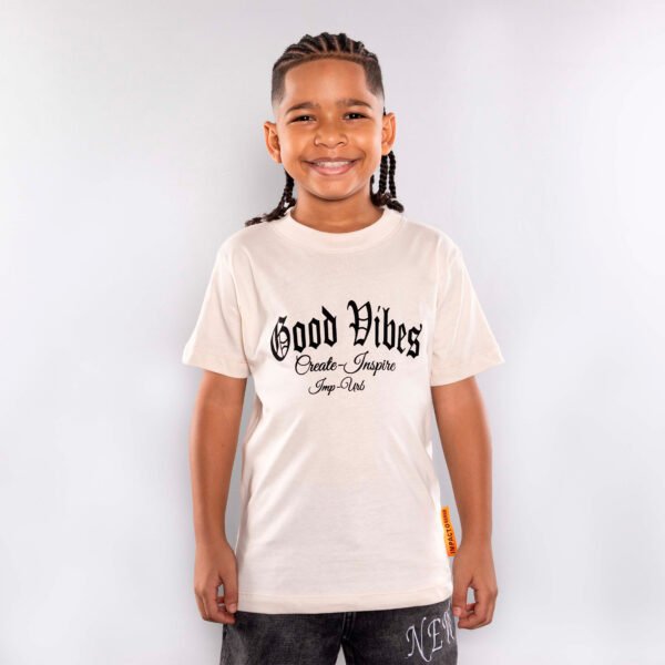 Camiseta Niño Beige Good Vibes - Algodón Pesado 200g