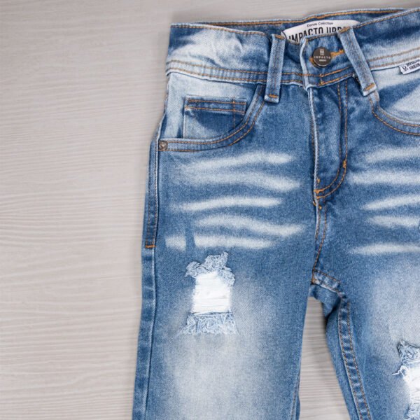 jeans-denim-nino-azul-manchado-2 Jean azul desgastado con rotos para niño – Impacto Urban