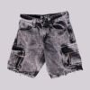 bermuda-cargo-gris-nino-kids Detalle de bolsillos de bermuda cargo gris claro para niño