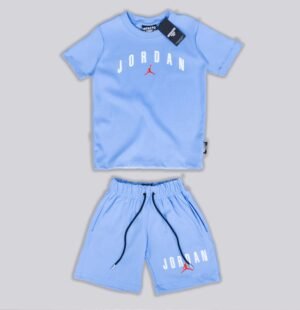 Conjunto para niño en tela Qatar color azul cielo con camiseta y pantaloneta